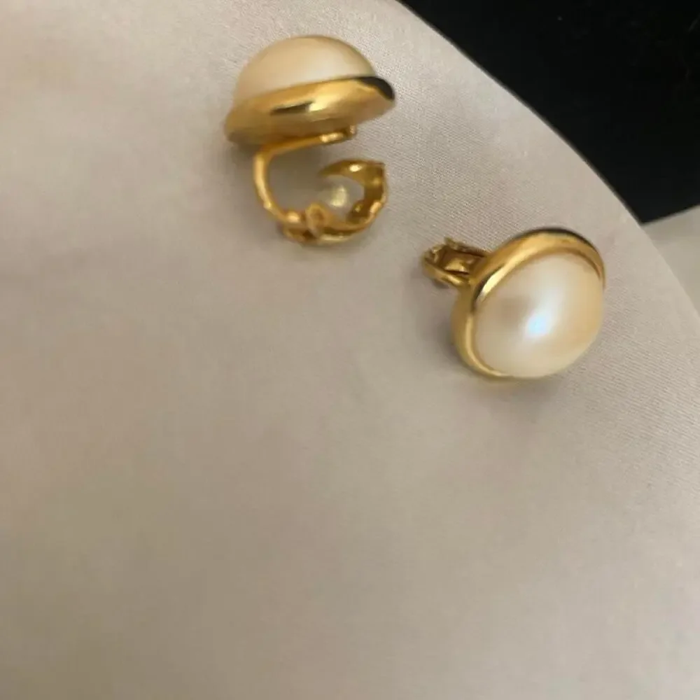 Vintage Faux Pearl Clip-On Earrings Gold Tone Round Cabochon Unsigned